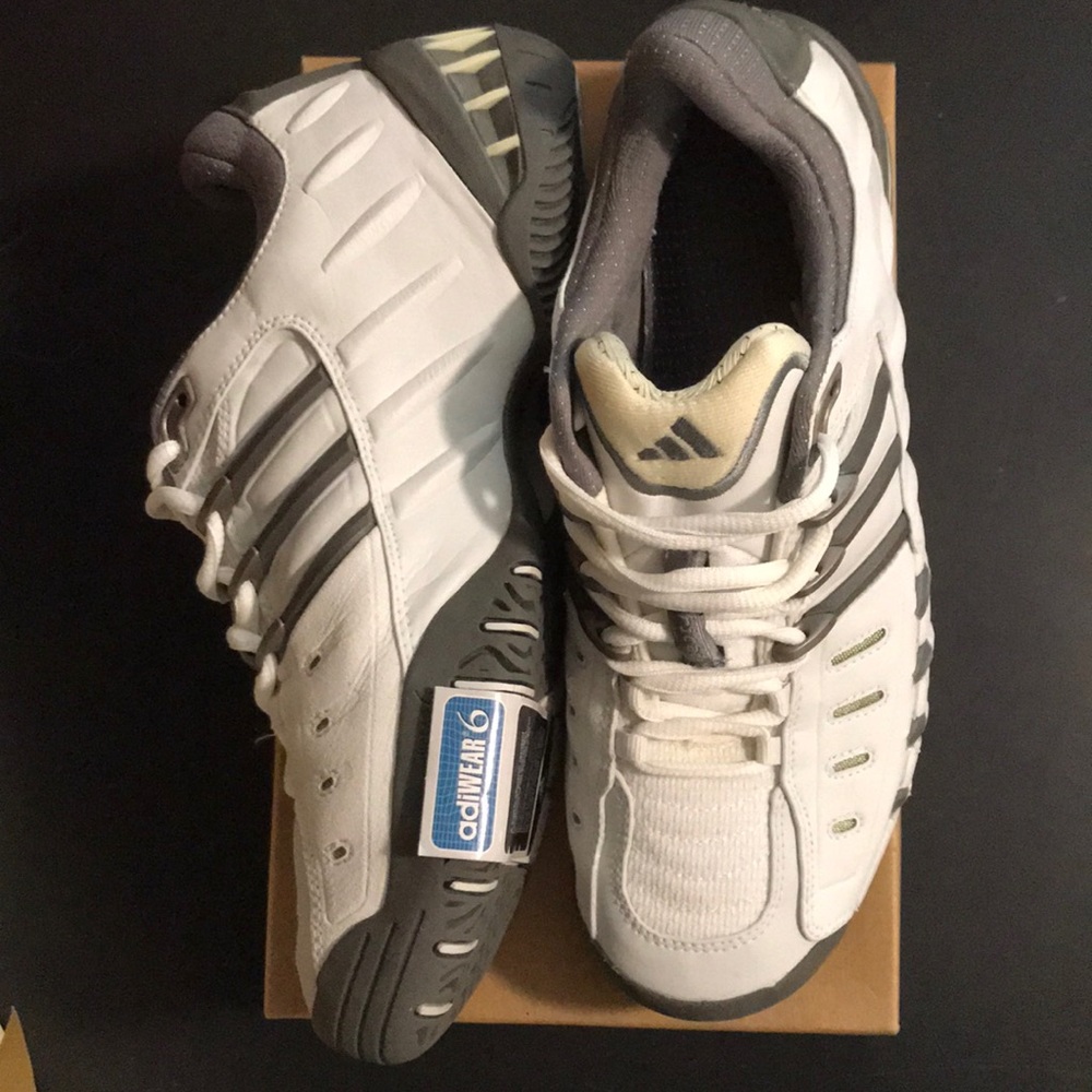 🎾 Adidas Barricade tennis sneakers 🎾